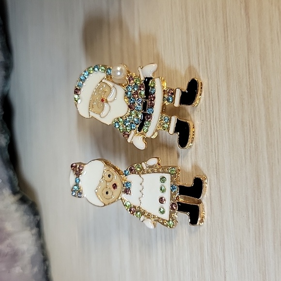 🔥LAST PAIR🔥 Santa and Mrs Claus Embellished Stud Earrings - Picture 3 of 7
